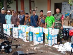 Babinsa Kawal Penyerahan Hand Sprayer Otomatis untuk Petani Bondowoso