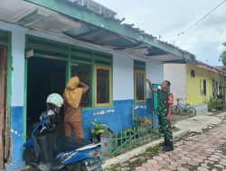 Babinsa koncer kidul Serka Lugito Lakukan Pengecekan SDN 2 Koncer Kidul yang Tidak Layak Huni