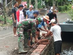 Bondowoso, Gotong Royong Pemeliharaan Irigasi di Desa Sukowiryo, TNI dan Warga Jaga Kelancaran Pertanian