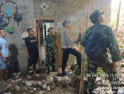 Gercep, Polsek Klabang Bondowoso, membantu Rumah yang Terkena Tanah Longsor di Desa Leprak