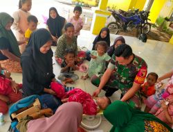 Babinsa Kodim 0822/Bondowoso Dampingi Posyandu Balita di Desa Penang Dukung Peningkatan Kesehatan Ibu dan Anak