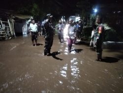 Tanggap Cepat Babinsa Kodim 0822 dan BPBD Evakuasi Warga Terdampak Banjir di Bondowoso