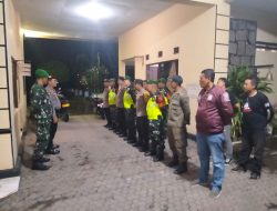 Tahun Baru Aman: Kolaborasi TNI-Polri Pastikan Keamanan di Prajekan