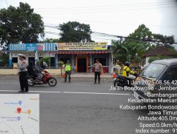 Peran Babinsa Kodim 0822 di Pos Pam Maesan: Jaga Keamanan dan Kenyamanan Nataru 2025