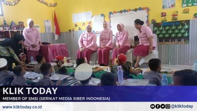 Kunjungi TK Kemala Bhayangkari 25 Bondowoso, Ketua YKB Jatim Berikan Makan Bergizi Gratis