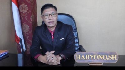Lembaga bantuan hukum, hak asasi manusia, LBH HAM Jatim. Haryono, S.H saat dikantornya. Kamis 20 februari 2025 (Foto. Dok: kliktoday)