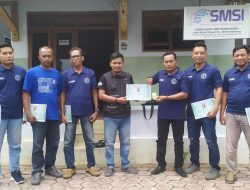 Ketua SMSI Bondowoso Apresiasi Jurnalis Kompeten dalam Penyerahan Sertifikat UKW