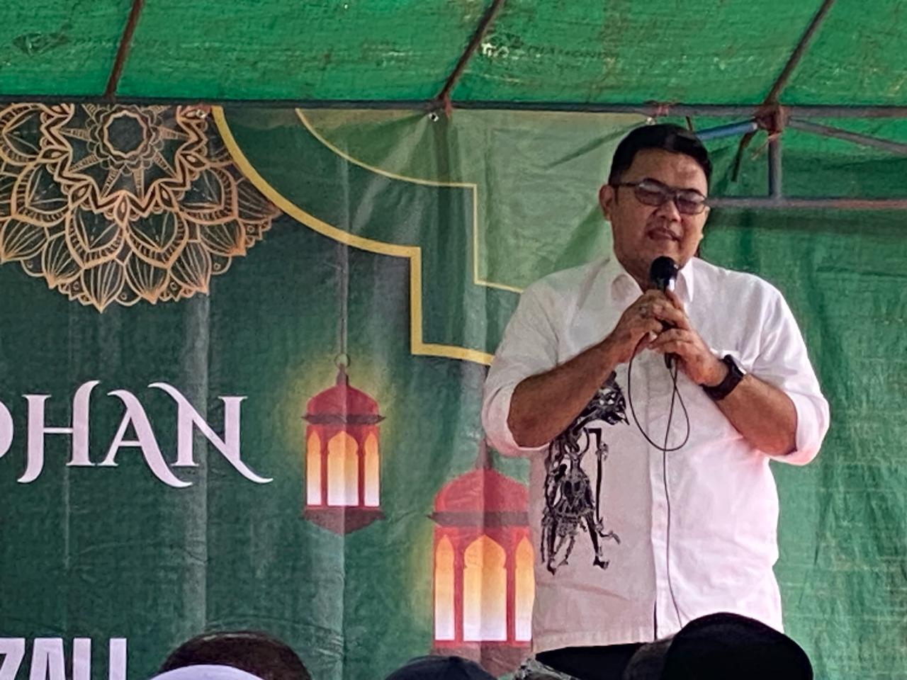 Wakil Ketua DPRD Bondowoso Sinung Sudrajat di saat sambutan memfasilitasi unit usaha milik pesantren. 28 februari 2025. (Foto. Dok: kliktoday)