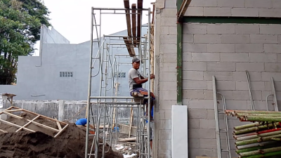 Proyek Pembangunan Mie Gacoan di Bondowoso Diduga Tidak Perhatikan Keselamatan Para Pekerja