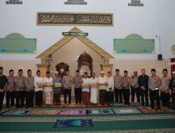 Bentuk Kepedulian, Polres Jember Santuni Takmir dan Marbot Masjid Al Baiturrahman