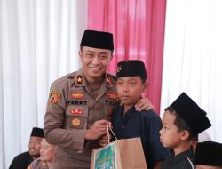 Berbagi Berkah Ramadan, Polres Jember Santuni 100 Anak Yatim di Pakusari