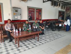 Sinergitas TNI-Polri, Babinsa Serma Imam S, Kawal Kunjungan di Lapas Klas II B Bondowoso