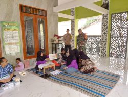 Sinergi TNI-Polri di Bondowoso Dukung Kesehatan Warga, Dampingi Posyandu di Prajekan Lor