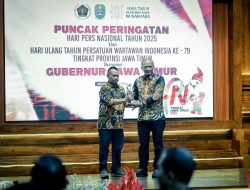 Kapolda Jatim Raih Penghargaan Prapanca Award di Puncak HPN 2025
