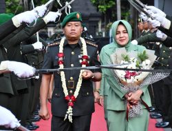 Kolonel Inf Kohir Resmi Jabat Danrem 083/Baladhika Jaya, Disambut Tradisi Pedang Pora
