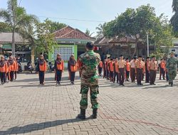TNI Masuk Pesantren, Babinsa Tapen Didik Santri Cinta Tanah Air Lewat PBB