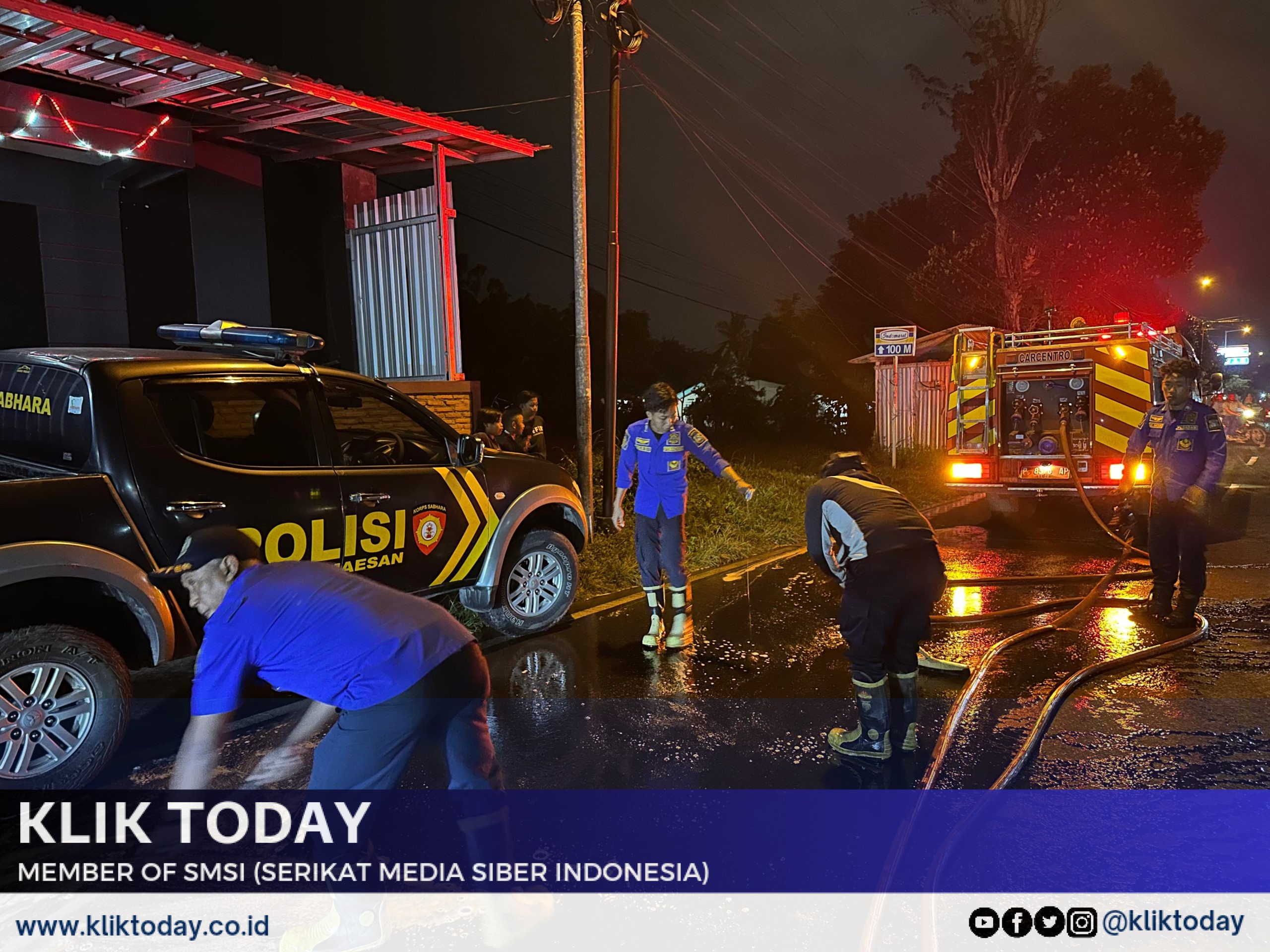 Puluhan roda dua terjatuh