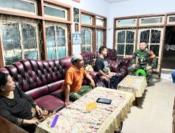 Babinsa Sambangi Rumah Warga di Malam Hari, Warga Tersentuh! Begini Aksi Humanis Serda Deny Wahyudi di Botolinggo