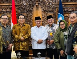Ketum Firdaus Bersama Pengurus SMSI Pusat Audiensi dengan Mendikdasmen Abdul Mu’ti