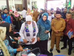 Wujud Kepedulian, Gubernur Jatim Serahkan Bantuan di Pendopo Bupati Raden Bagus Assra Bondowoso