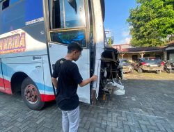 Bus Hino Hantam Grand Max di Bondowoso, Dua Orang Terluka