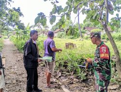 Pembangunan Jalan Desa, Babinsa Pastikan Hasil Sesuai Rencana