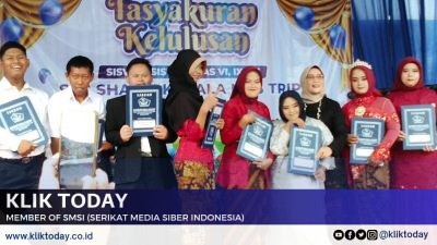 Meriah dan Haru Warnai Pelepasan Siswa SLB Tingkat SD, SMP dan SMA di Kosala Mastrip Nganjuk