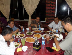 Usia 40 Tahun ke Atas? Ini Alasan Mengapa Makan Malam Terlalu Larut Harus Dihindari