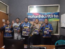 Satlantas Polres Bondowoso Gencarkan Operasi Patuh Semeru 2025, Lewat Dialog Interaktif di Radio Mahardika