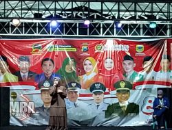 Lomba Karaoke Meriahkan HUT ke-80 RI di Desa Mandiro, Tegalampel Bondowoso, Ratusan Penonton Padati Balai Desa