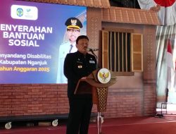 Bupati Nganjuk Serahkan Bantuan Sosial untuk Penyandang Disabilitas Tahun Anggaran 2025