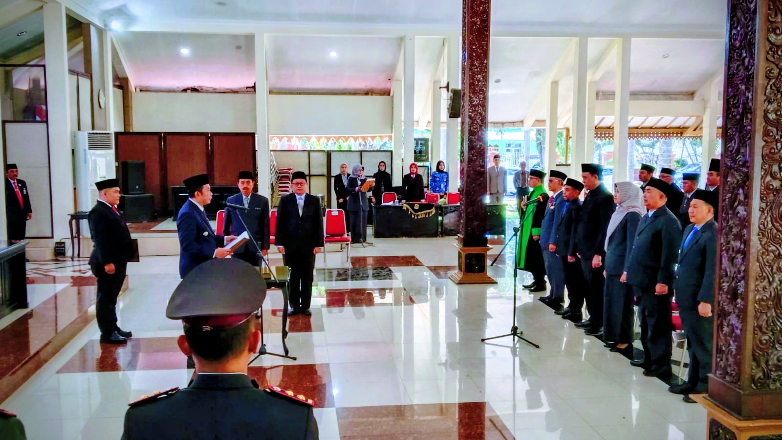 Enam pejabat eselon II