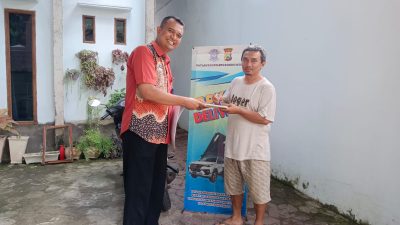 Akhir Mengharukan: Samsat Bondowoso Serahkan BPKB yang Sempat Viral kepada Pemilik Sah, Wujudkan Pelayanan Publik yang Humanis