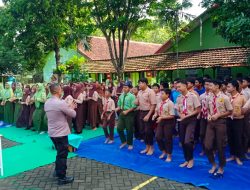 Kapolsek Jatikalen Motivasi Pelajar SMPN 1 Jatikalen untuk Jadi Generasi Cerdas dan Anti Narkoba