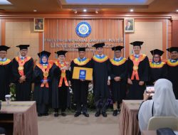 Kapolda Jabar Irjen Rudi Setiawan Raih Gelar Doktor Lewat Disertasi “Cerita dari Mesuji” di Universitas Airlangga