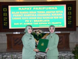 Persit KCK Cabang XXXVI Kodim 0822 Bondowoso Gelar Sertijab Ketua, Ny Achmad Yani Resmi Serahkan Jabatan kepada Ny Prawito