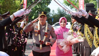 AKBP Suria Miftah Irawan Resmi Jabat Kapolres Nganjuk, Disambut Tradisi Pedang Pora