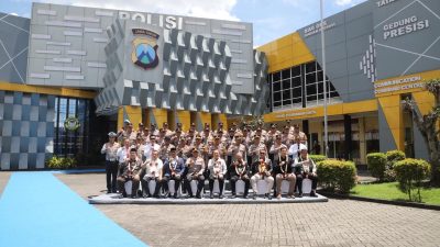 MKD DPR RI Kunjungi Polres Kediri, Tegaskan Kepatuhan Anggota Dewan dalam Penggunaan TNKB Khusus