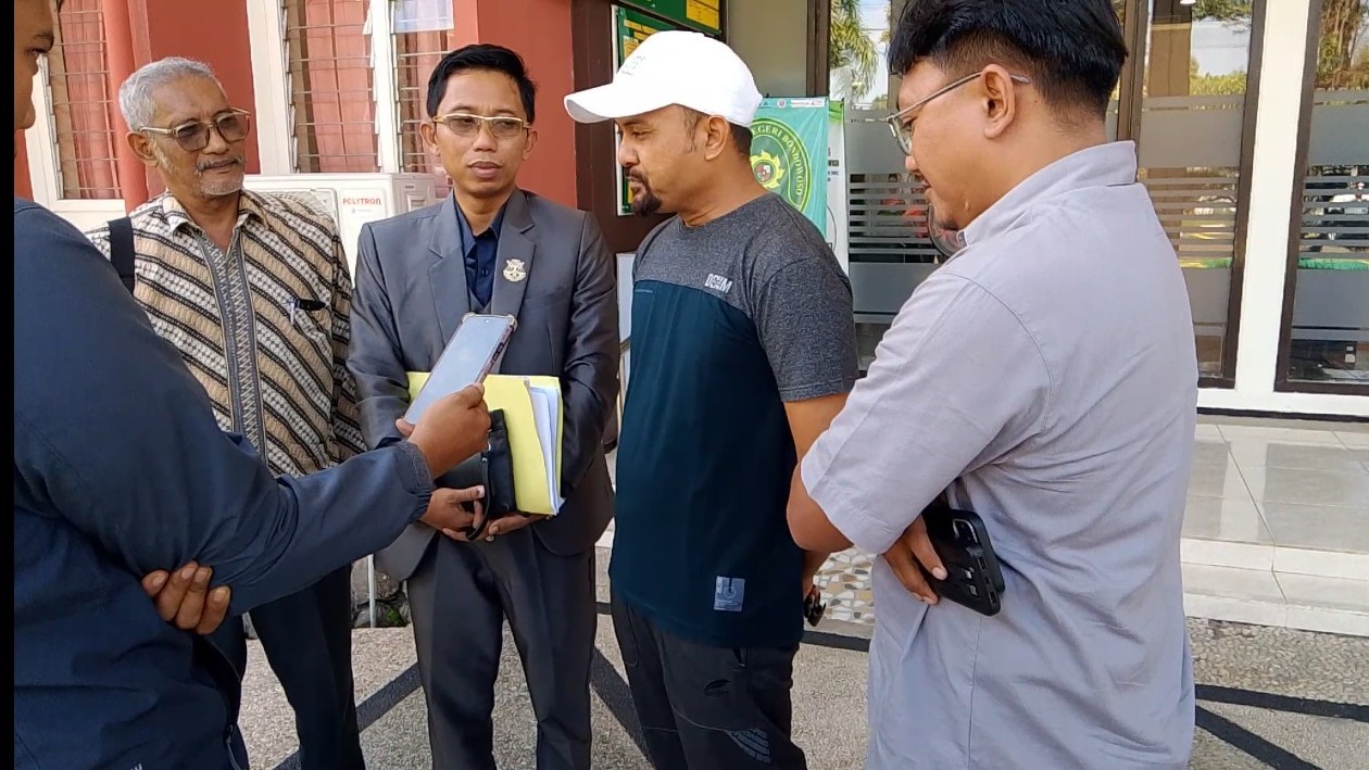Kiai Zakaria Soroti Gugatan Yayasan Darut Tholabah Al Asyari: Adab dan Tradisi Pesantren Harus Dijaga
