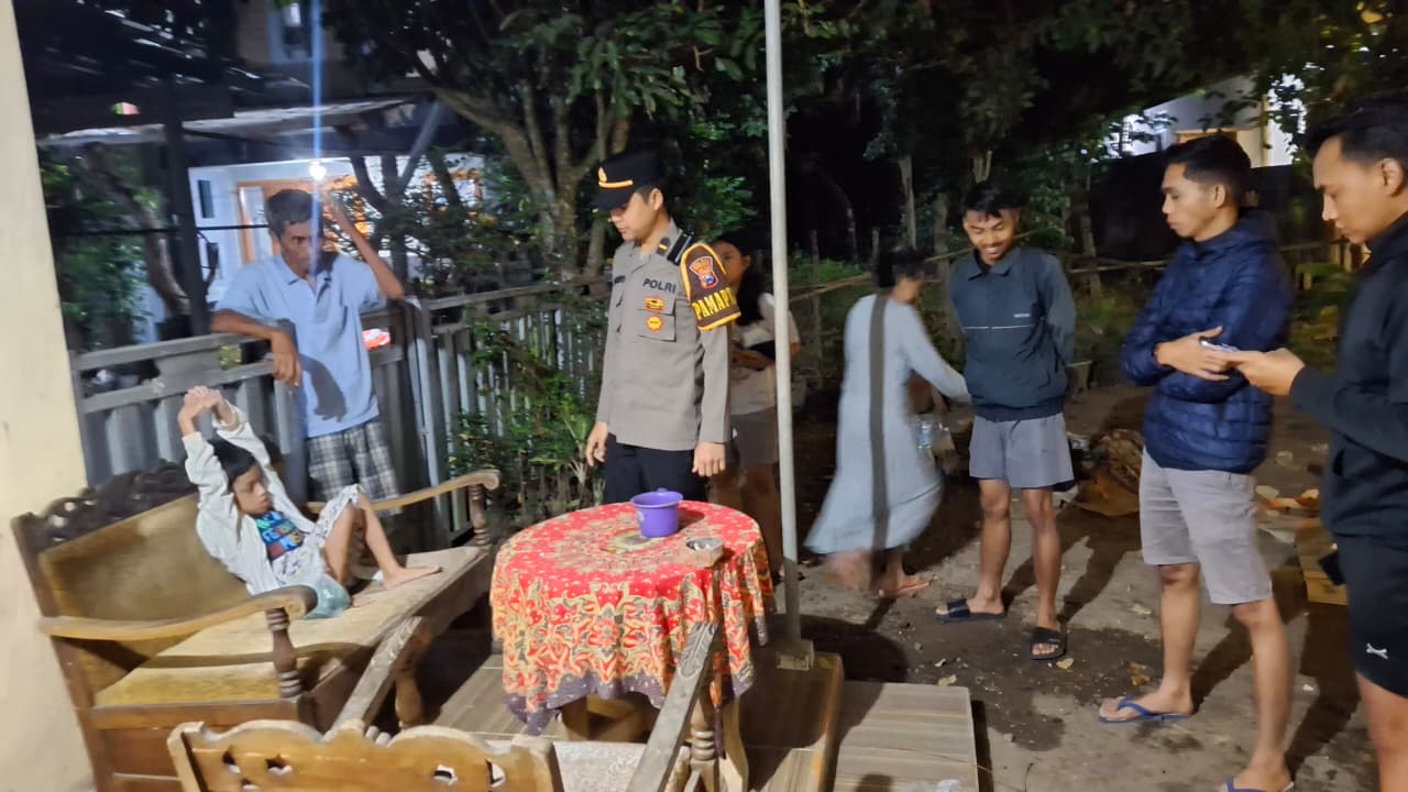 Respon Kilat Polisi 110, Bocah Berkebutuhan Khusus yang Tersesat Dini Hari Berhasil Dipulangkan ke Keluarga