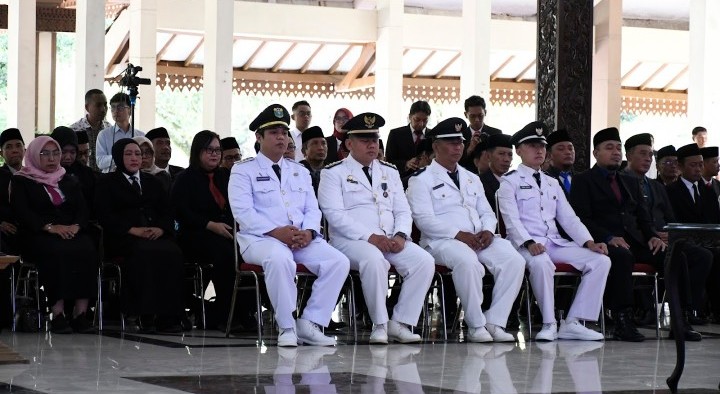 Bupati Bondowoso Lantik 41 Pejabat Administrator dan Pengawas, Tekankan Integritas serta Pelayanan Publik
