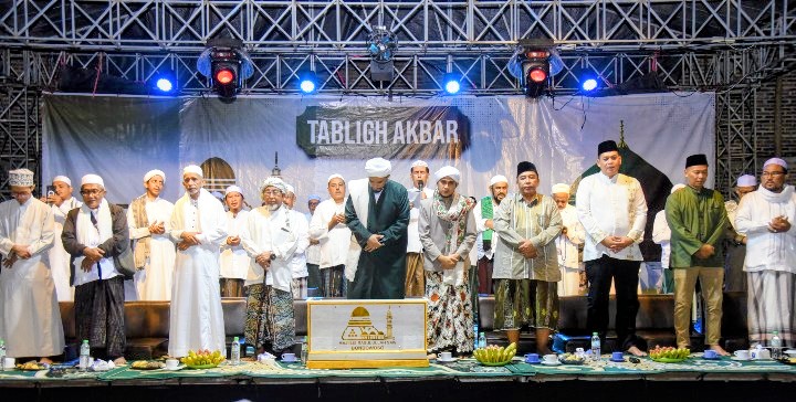 Kapolres Bondowoso Hadiri Tabligh Akbar, Ajak Ulama dan Masyarakat Perkuat Persatuan Lewat Shalawat