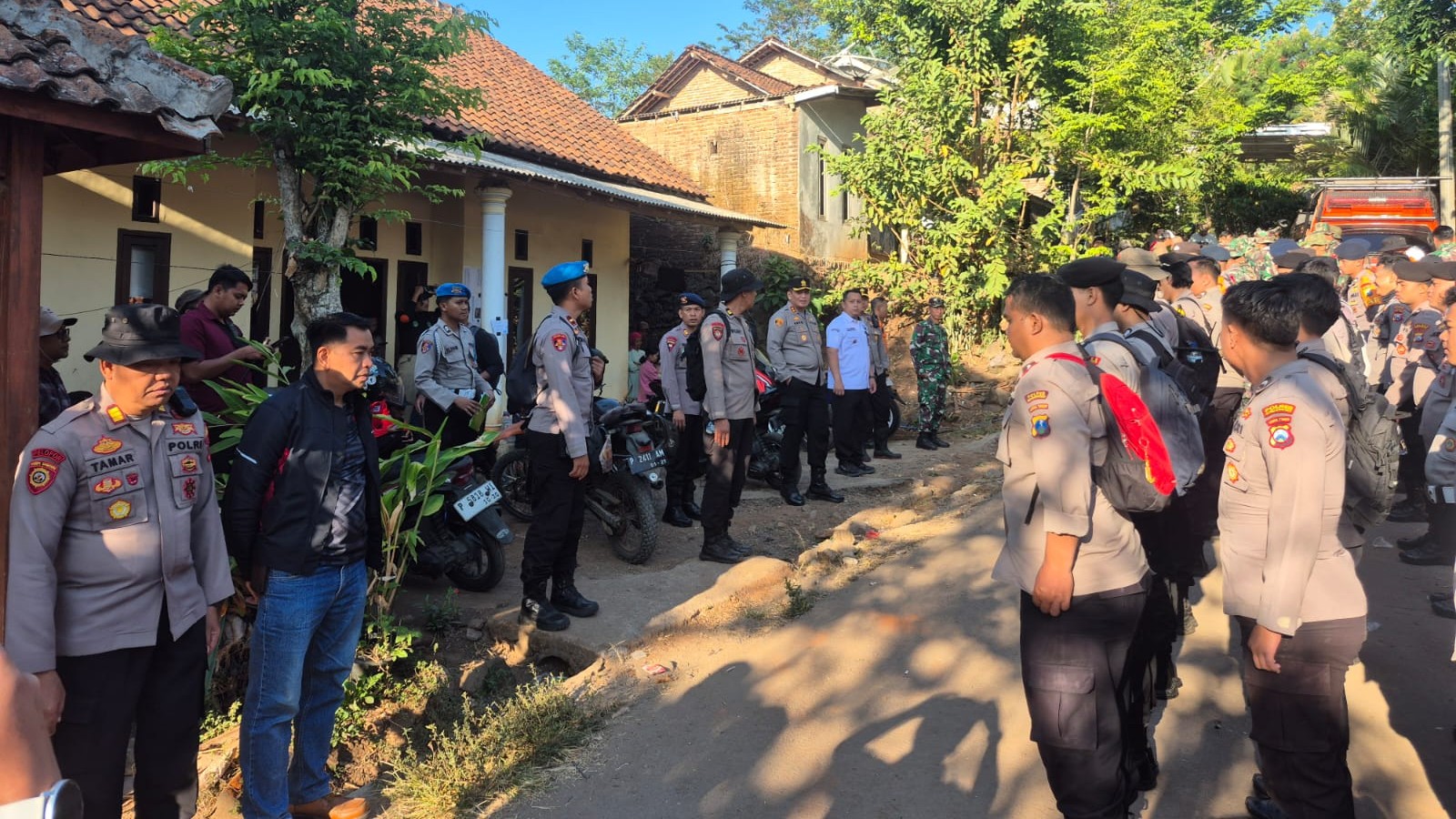 Kabut Tebal dan Tebing Curam Tak Halangi Evakuasi, AKBP Aryo Dwi Wibowo Kawal Operasi SAR Hingga Selesai