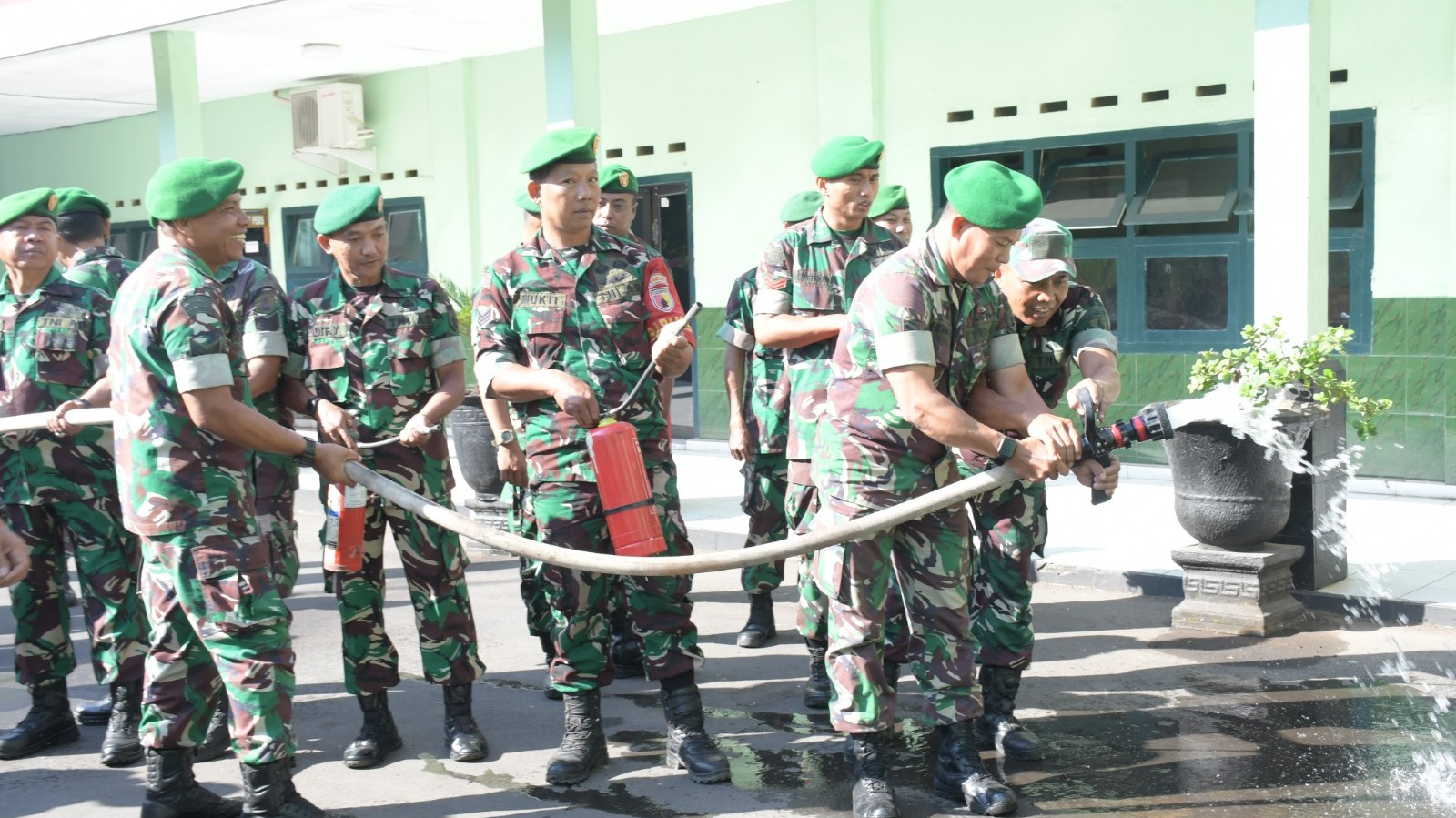 Bangun Budaya Tanggap Bencana, Kodim 0822 Bondowoso Bekali Prajurit Kemampuan Antisipasi Kebakaran