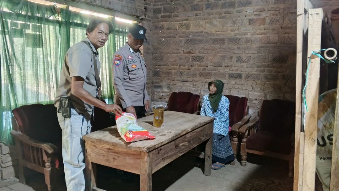 Ngaku Petugas Bawa Bantuan Sembako, Nenek 84 Tahun di Pace Nganjuk Kehilangan Kalung Emas Rp9,4 Juta