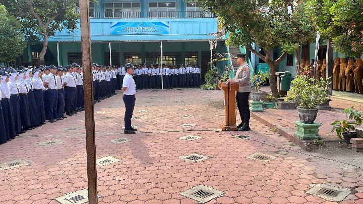 “Polisi Peduli Pendidikan” Kapolres Bondowoso Ajak Pelajar Cegah Perundungan dan Narkoba