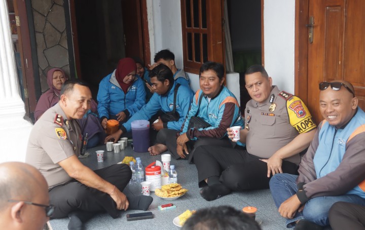 Kapolres Bondowoso Rangkul Komunitas JOKER, Gelar Bakti Kesehatan dan Imbau Tertib Berlalu Lintas